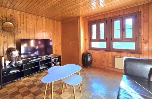 Saint-Martin Apartment | Apartment Typische Wohnung Le Ver Luisant- Val d'Hérens by Interhome