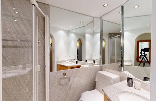 Champfer Apartment | Apartment Üerts - High-Quality Apartment with Balcony and View in Champfèr