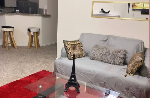 George Bush Park/Eldridge Apartment | Apartment!