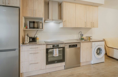 Cabanas de Polendos House | Apartment 'Velasco I' with Private Terrace, Wi-Fi and Air Conditioning