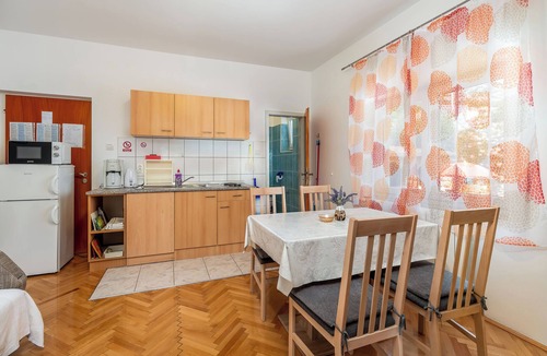 Starigrad Apartment | Apartment Vinko (58381-A1) - Starigrad Paklenica