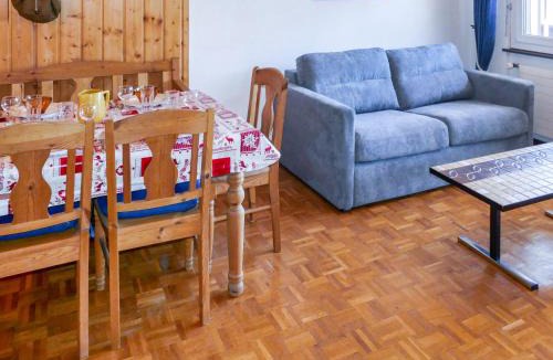 Saint-Pierre-de-Clages Apartment | Apartment Valaisia 44b by Interhome