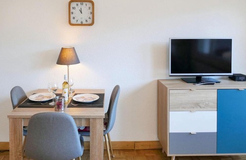 Saint-Pierre-de-Clages Apartment | Apartment Valaisia 53A by Interhome