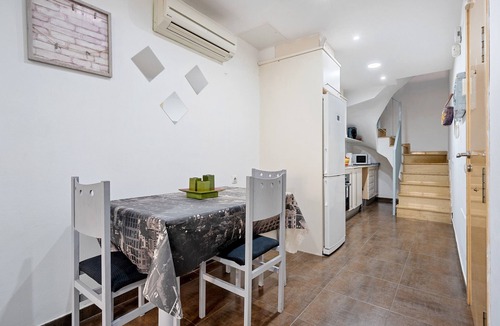 El Vendrell Apartment | Apartment 'Vendrell Centre' with Wi-Fi and Air Conditioning