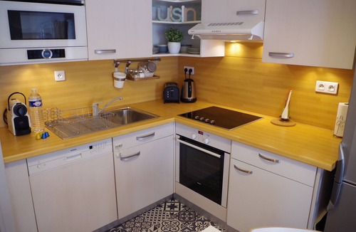 Notre-Dame Apartment | Apartment Versailles center, calm, fully equipped, elevator, parking (extra)