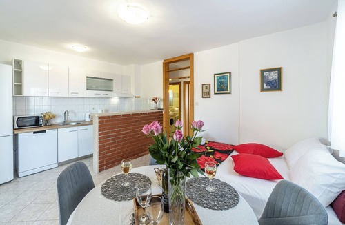 Cove Makarac (Milna) Apartment | Apartment Vesna (72231-A1) - Milna - island Brac