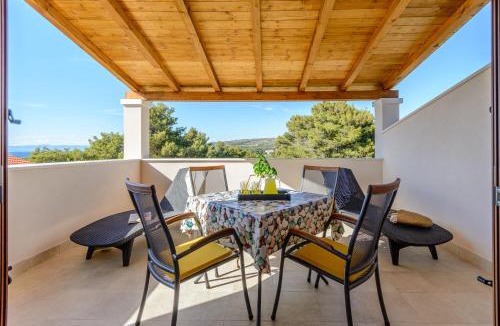 Cove Makarac (Milna) Apartment | Apartment Vesna