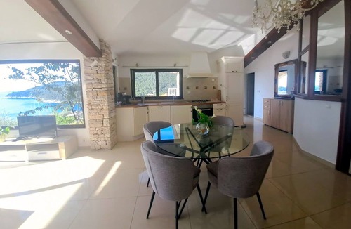 Vela Luka Resort | Apartment"View Lux"-sea view,swimming pool, jacyzzi, sauna,garden,playground