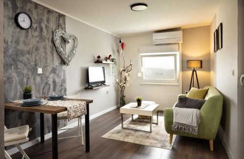 Kraljevec Sesvetski Apartment | Apartment Viksa with Jacuzzi