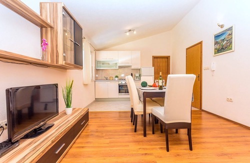 Gata Apartment | Apartment Villa Antony private heated pool, gym, quiet- mountain environment