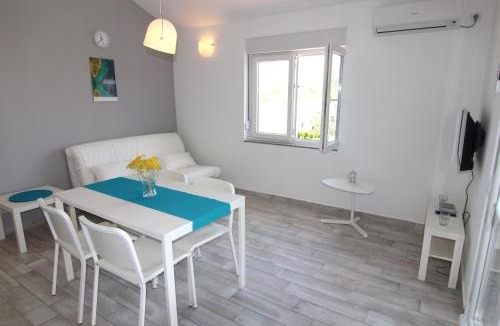 Pag Apartment | Apartment Villa Franci Pag with heating and open all year