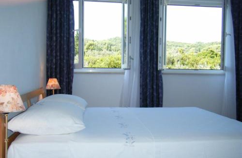 Cove Tri Zala (Zrnovo) Apartment | Apartment Villa Green Court