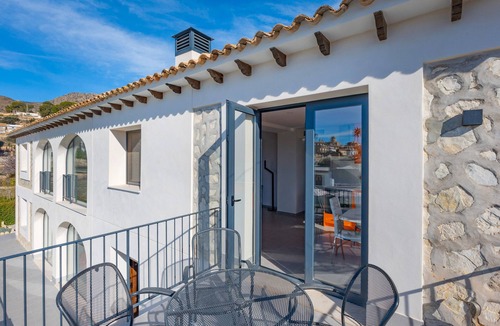 Aigues Apartment | Apartment 'Villa Hoy Naranja' with Mountain View, Wi-Fi and Air Conditioning