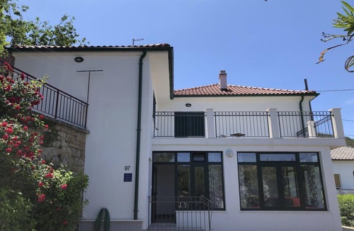 Rab Town House | Apartment "Villa Kate" with a view of the water