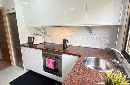 Old Town Apartment | Apartment 'Villa Penélope' with Sea View, Wi-Fi and Air Conditioning