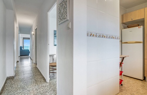 Plaza De La Costera Apartment | Apartment 'Voramar' with Sea View, Private Terrace and Wi-Fi