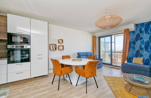Le Croisic Apartment | Apartment 'Vue Mer 20m De La Plage' with Private Terrace