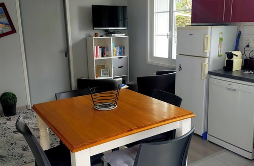 Barneville-Carteret Apartment | Apartment with terrace 150 m from the beach, secure parking