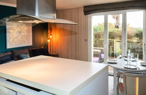 Les Hauts de Canet Apartment | Apartment with terrace and views of the Pyrenees