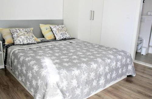 Promajna Apartment | Apartment Weiße Idylle auf dem blauen Meer by Interhome