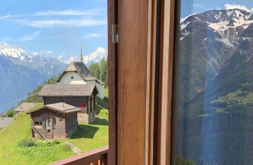 Bettmeralp Apartment | Apartment Weisshorn 4, 2. OG West in Bettmeralp - 4 persons, 2 bedrooms