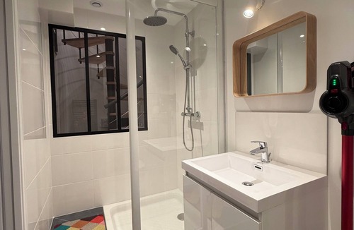 La Couture Boussey Apartment | Apartment with terrace ideal for travellers