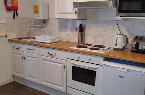 Weston-super-Mare Apartment | Apartment with Private Bathroom