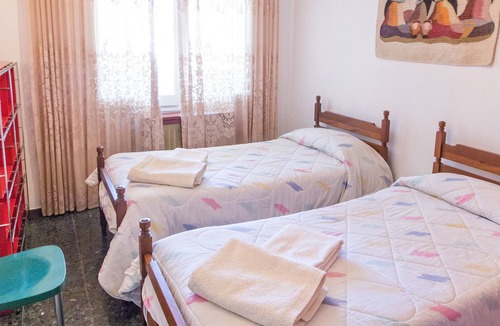 Figueres Apartment | Apartment with 5 bedrooms and 3 bathrooms near the Dali Museum (Costa Brava)