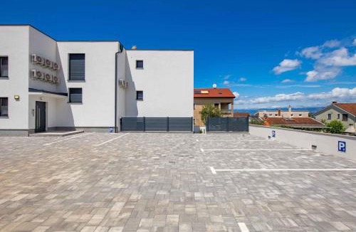 Vantacici Apartment | Apartment with A - C in Malinska-Insel Krk 57643