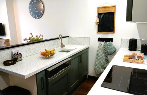 Moulins Apartment | Apartment with a garden