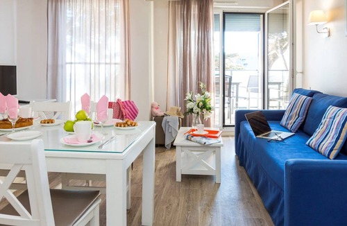 Pornichet Apartment | Apartment with a microwave near beach