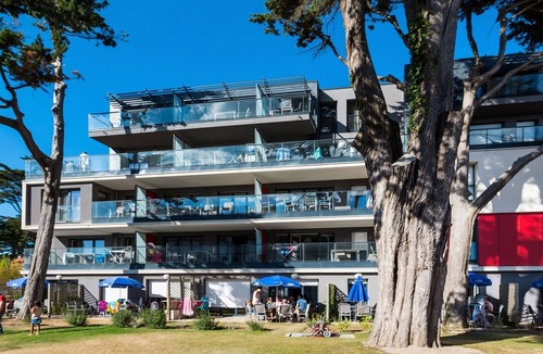 Pornichet Apartment | Apartment with a microwave near beach