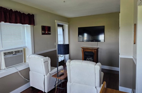 Waterville Apartment | Apartment with a View