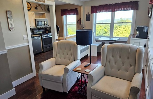 Waterville Apartment | Apartment with a View