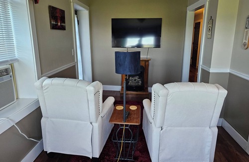 Waterville Apartment | Apartment with a View