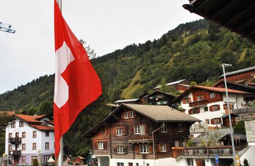 Saas im Prattigau Apartment | Apartment with balcony and Panoramic Views of Alps