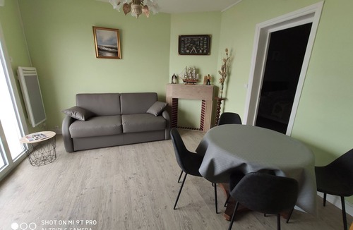 Le Portel Apartment | Apartment with balcony facing the sea for 4 people. Rated ⭐️⭐️⭐️ WIFI