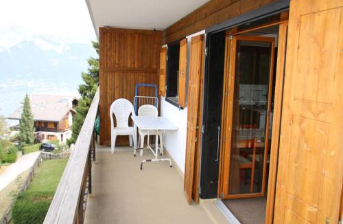 Salins Apartment | Apartment with balcony views of Nendaz