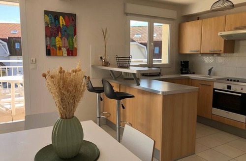 Merlimont-Plage Apartment | Apartment with bright sunny balcony