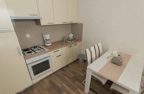 Donja luka Villa | Apartment with community pool MAMATO-A7