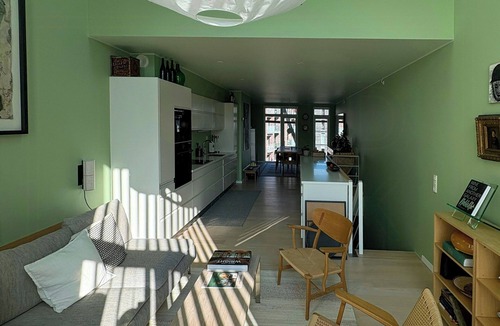 Sydhavnen Apartment | Apartment with design classics in Sydhavn