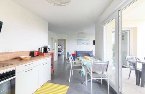 La Gueriniere Apartment | Apartment with direct beach access