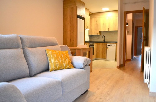 Esterri D'Aneu Apartment | Apartment with views and central in Esterri