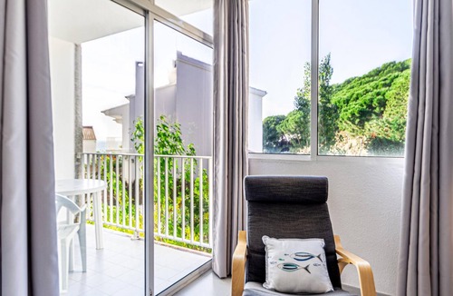 Sant Pol De Mar Apartment | Apartment with terrace a few steps from the beach