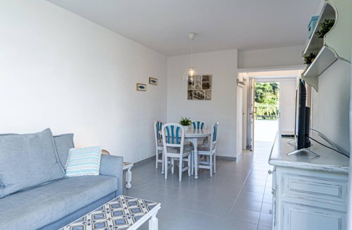 Sant Pol De Mar Apartment | Apartment with parking included only 50m beach