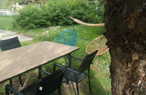 Mirebeau Apartment | Apartment with exterior