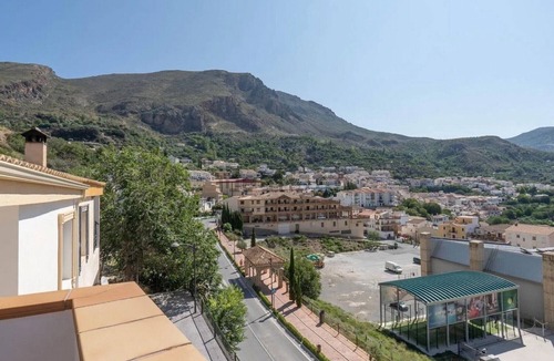 Guejar Sierra Apartment | Apartment 'With Fireplace' with Mountain Views, Wi-Fi and Air Conditioning
