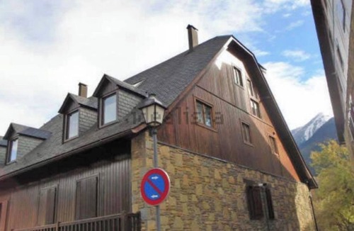 Vielha Apartment | Apartment with fireplace in Vielha-Baqueira