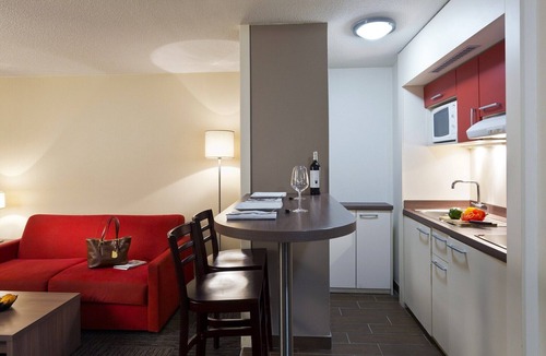 Ferney-Voltaire Apartment | Apartment with pool/park view