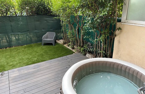 Castelnau-le-Lez Apartment | Apartment with garden and jacuzzi!